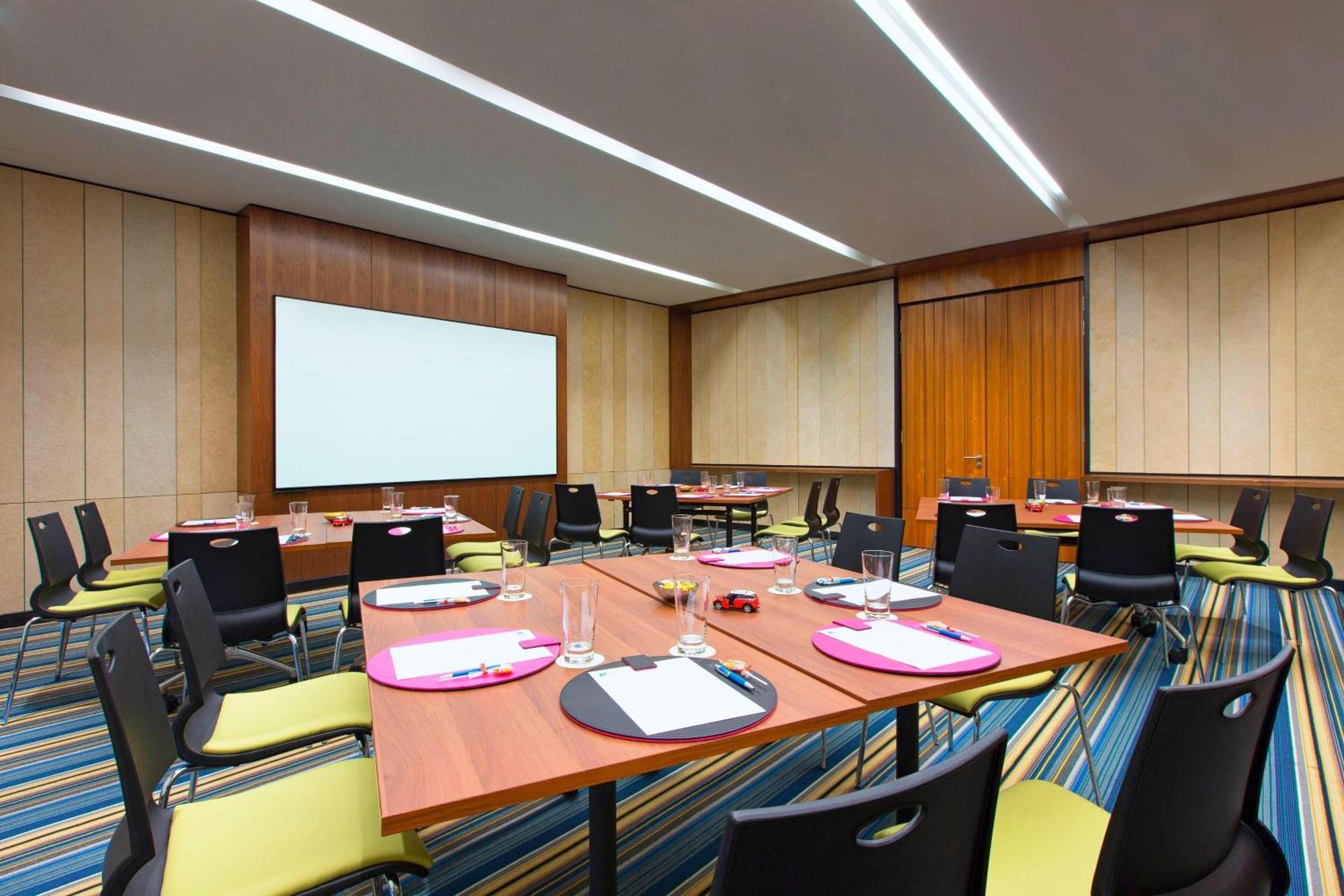 Готель Aloft Kuala Lumpur Sentral Екстер'єр фото