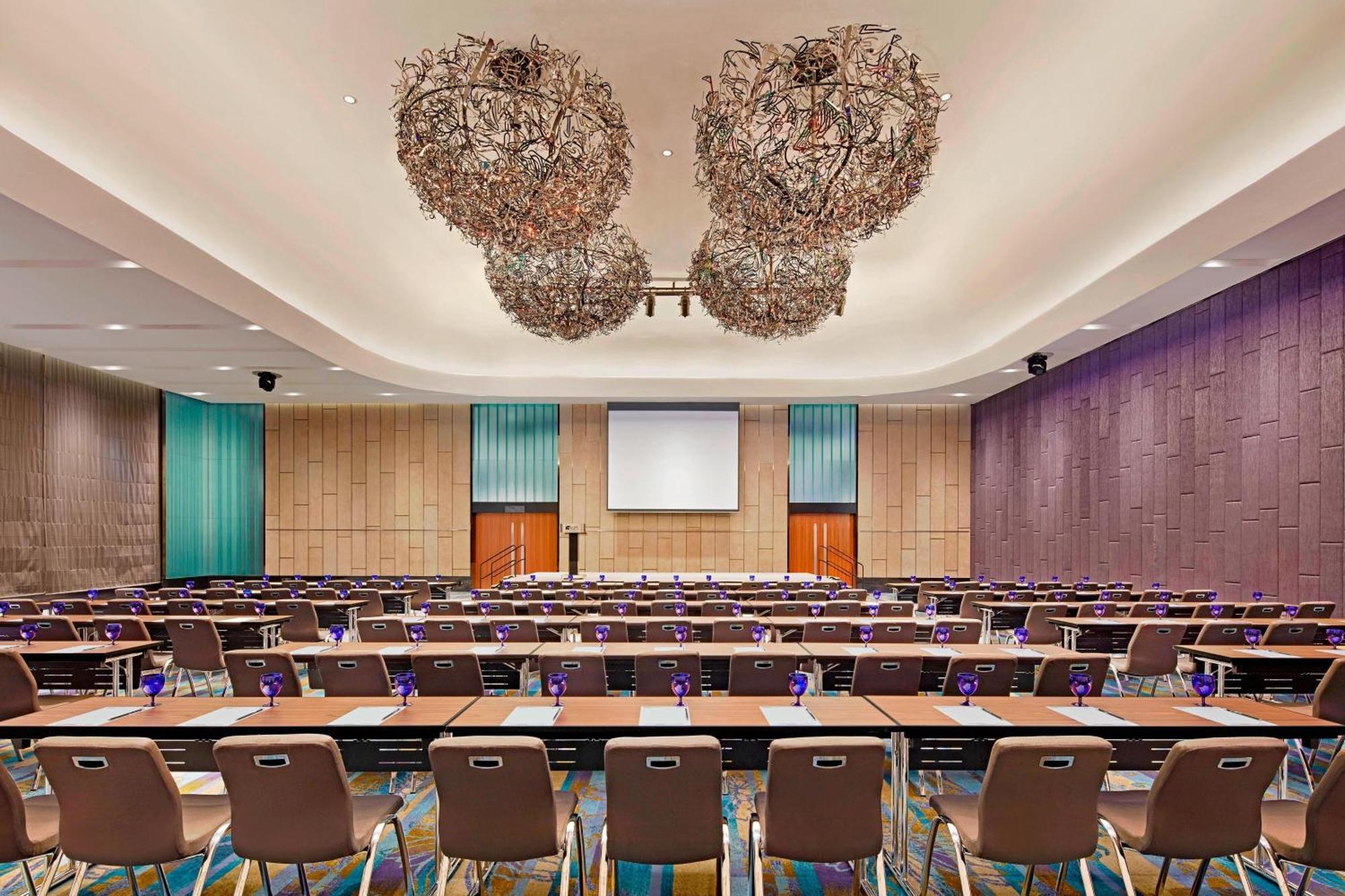 Готель Aloft Kuala Lumpur Sentral Екстер'єр фото